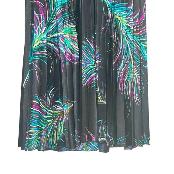 Speechless Women’s Halter Dress Black Feather Print Knee Pleated size S - Picture 10 of 14